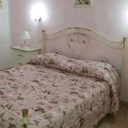 B&B Le Rose Ольбия Экстерьер фото