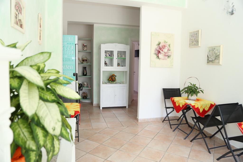 B&B Le Rose Ольбия Экстерьер фото